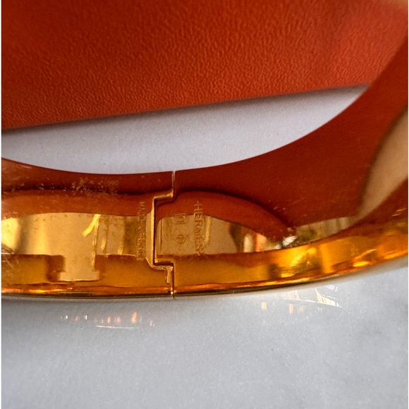 HERMES
Enamel Wide Clic Clac H
Bracelet PM Bleu Indigo - Picture 9 of 11